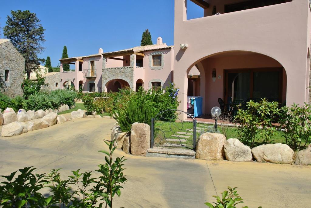 Residence Le Zagare San Teodoro  Buitenkant foto