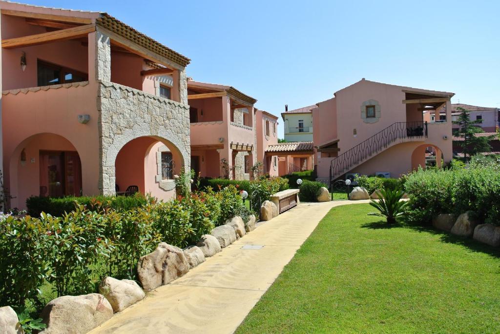 Residence Le Zagare San Teodoro  Buitenkant foto