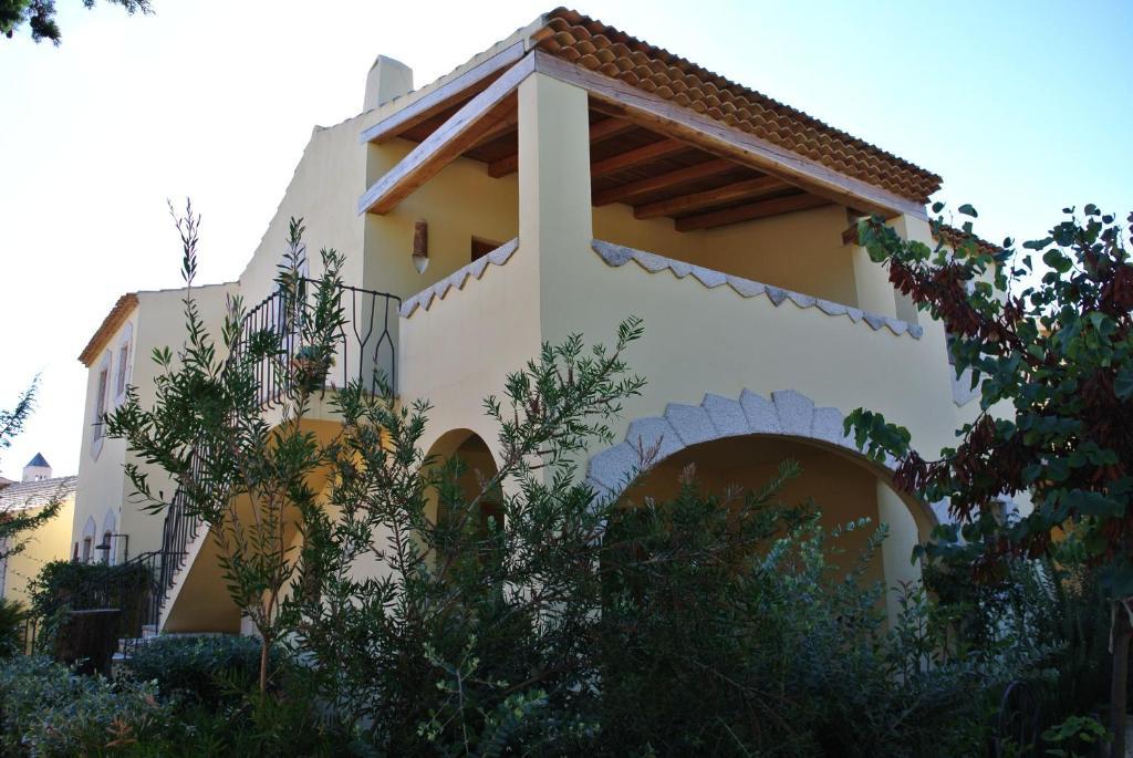 Residence Le Zagare San Teodoro  Buitenkant foto